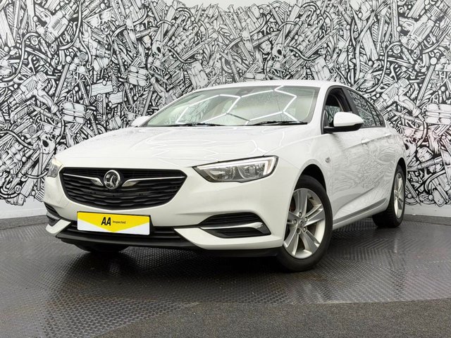 2019 Vauxhall Insignia 1.5L Design 5dr - Photo 5