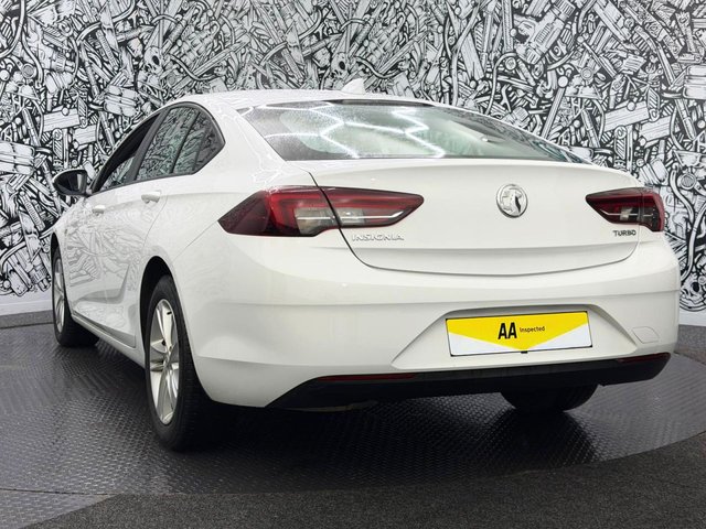 2019 Vauxhall Insignia 1.5L Design 5dr - Photo 9