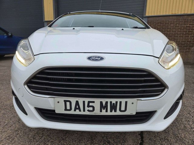 2015 FORD FIESTA 1.0T EcoBoost Titanium Hatchback 5dr Petrol Manual Euro 5 (s/s) (100 ps) - Photo 2