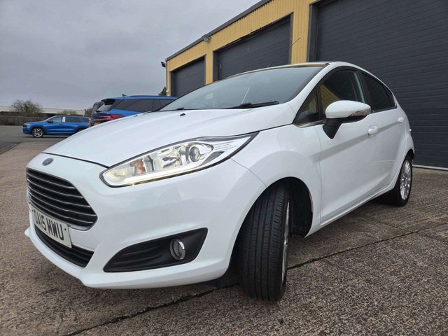 2015 FORD FIESTA 1.0T EcoBoost Titanium Hatchback 5dr Petrol Manual Euro 5 (s/s) (100 ps) - Photo 3