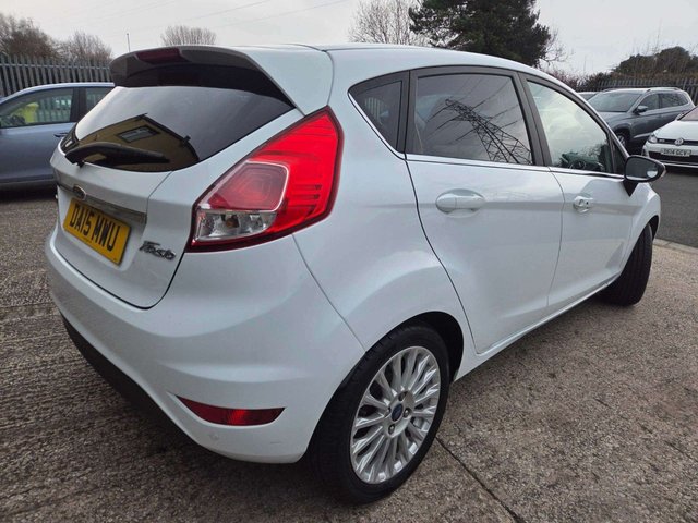 2015 FORD FIESTA 1.0T EcoBoost Titanium Hatchback 5dr Petrol Manual Euro 5 (s/s) (100 ps) - Photo 6