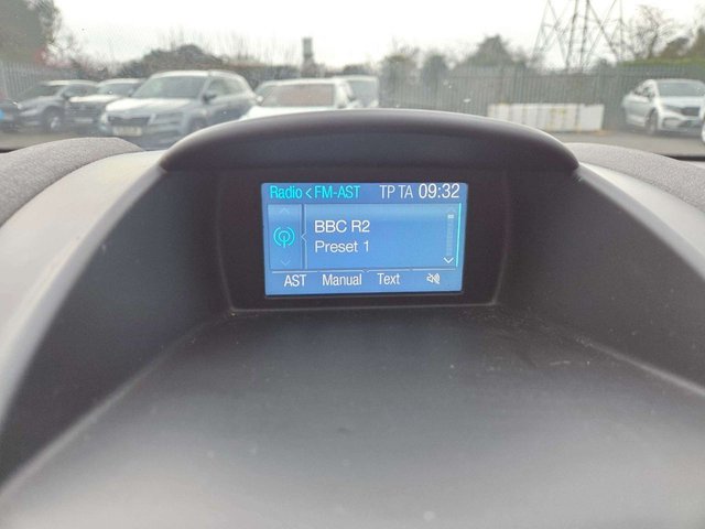 2015 FORD FIESTA 1.0T EcoBoost Titanium Hatchback 5dr Petrol Manual Euro 5 (s/s) (100 ps) - Photo 11