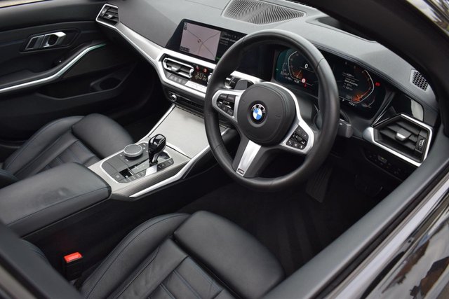2020 BMW 3 Series 3L M Sport 4dr - Photo 3