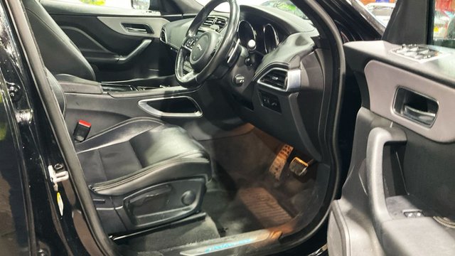 2019 Jaguar F-Pace 2L R-Sport 5dr - Photo 12