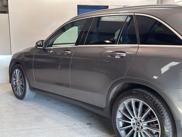 2017 MERCEDES-BENZ GLC 2017 3.0 GLC350d V6 AMG Line (Premium Plus) SUV 5dr Diesel G-Tronic 4MATIC Euro 6 (s/s) (258 ps) - Photo 4