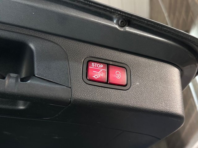 2017 MERCEDES-BENZ GLC 2017 3.0 GLC350d V6 AMG Line (Premium Plus) SUV 5dr Diesel G-Tronic 4MATIC Euro 6 (s/s) (258 ps) - Photo 12