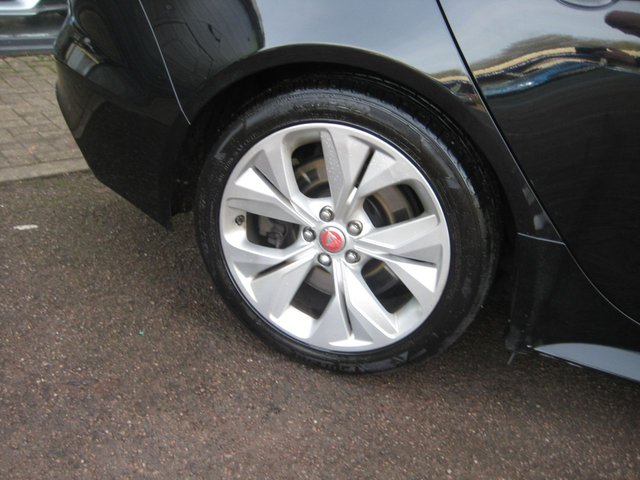 2019 JAGUAR XE 2.0 D180 R-Dynamic S Saloon 4dr Diesel Auto Euro 6 (s/s) (180 ps) - Photo 6