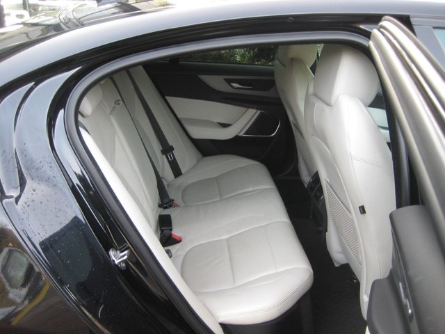 2019 JAGUAR XE 2.0 D180 R-Dynamic S Saloon 4dr Diesel Auto Euro 6 (s/s) (180 ps) - Photo 11