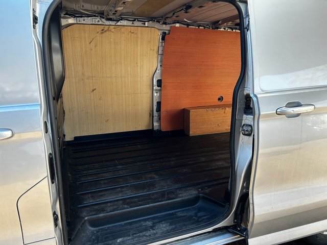 2023 Ford Transit Custom 2L Limited 5dr - Photo 12