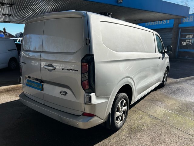 2023 Ford Transit Custom 2L Limited 5dr - Photo 5