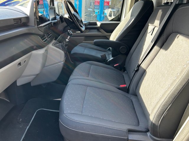 2023 Ford Transit Custom 2L Limited 5dr - Photo 11