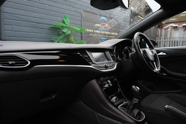 2016 VAUXHALL ASTRA 2016 1.6 CDTi BlueInjection SRi Sports Tourer 5dr Diesel Manual Euro 6 (s/s) (136 ps) - Photo 10
