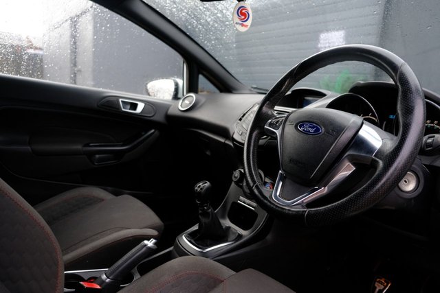 2016 FORD FIESTA 2016 1.0T EcoBoost ST-Line Hatchback 3dr Petrol Manual Euro 6 (s/s) (125 ps) - Photo 9