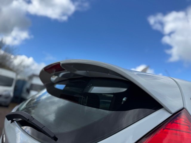 2014 Ford Fiesta 1L Zetec S 3dr - Photo 8