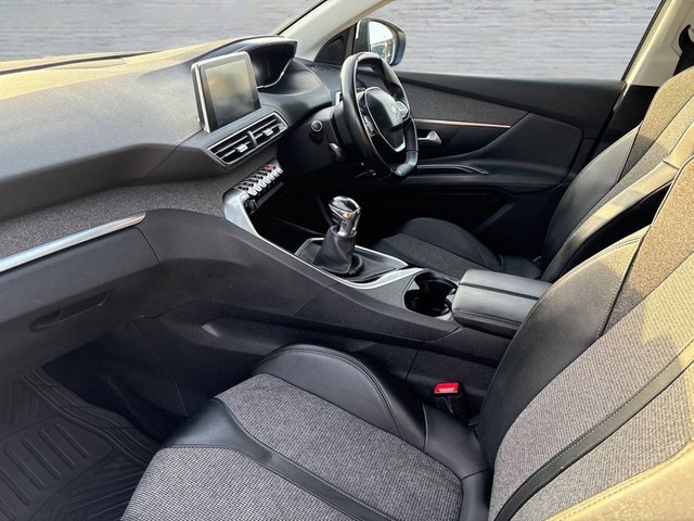 2019 PEUGEOT 3008 1.5 BlueHDi Allure SUV 5dr Diesel Manual Euro 6 (s/s) (130 ps) - Photo 3