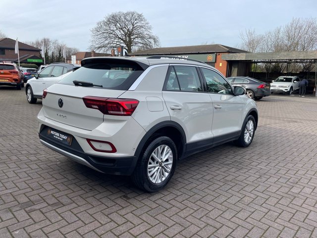 2023 VOLKSWAGEN T-ROC 1.0 TSI Life SUV 5dr Petrol Manual Euro 6 (s/s) (110 ps) - Photo 8