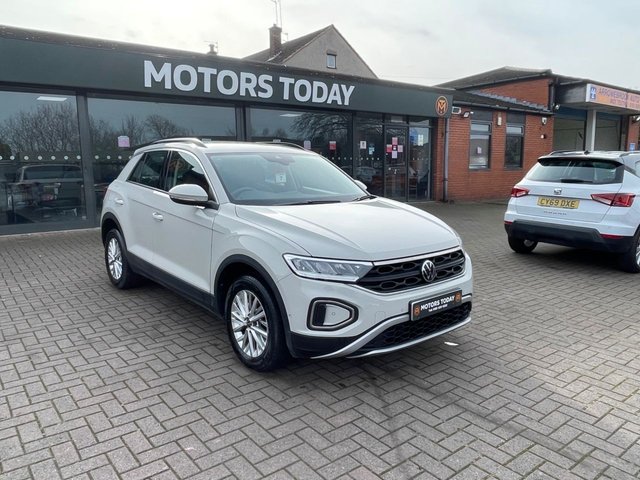 2023 VOLKSWAGEN T-ROC 1.0 TSI Life SUV 5dr Petrol Manual Euro 6 (s/s) (110 ps) - Photo 4