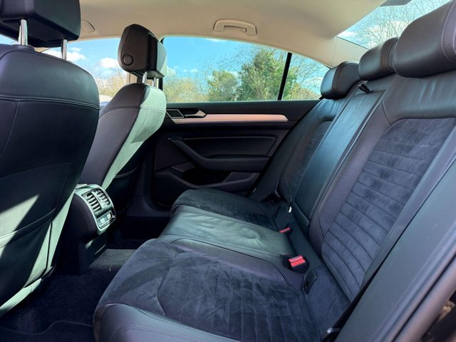 2018 Volkswagen Passat - Photo 9