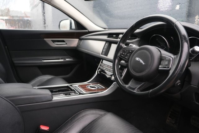 2015 JAGUAR XF 2015 2.0d Prestige Saloon 4dr Diesel Auto Euro 6 (s/s) (163 ps) - Photo 8