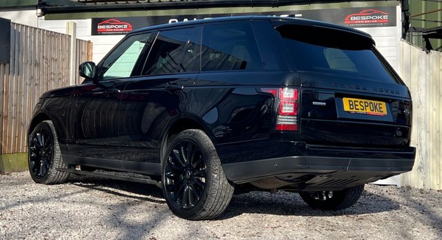 2017 Land Rover RANGE ROVER - Photo 11