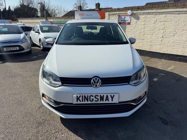 2015 VOLKSWAGEN POLO 2015 1.2 TSI BlueMotion Tech SE Hatchback 5dr Petrol Manual Euro 6 (s/s) (90 ps)
        
          58K WITH 7 SERVICES, 2 KEYS - Photo 2