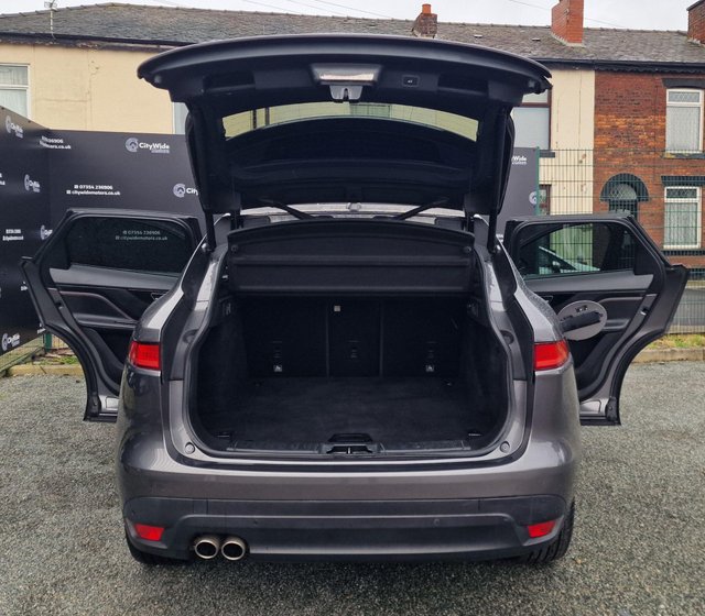 2016 JAGUAR F-PACE 2.0 D180 Prestige Auto AWD Euro 6 (s/s) 5dr - Photo 9