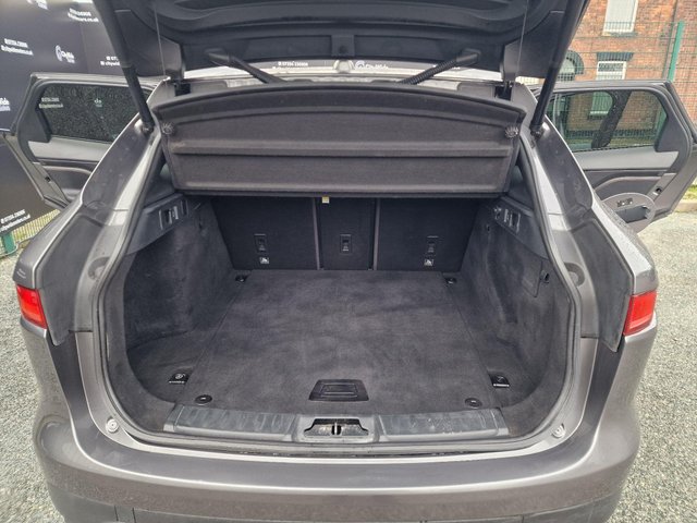 2016 JAGUAR F-PACE 2.0 D180 Prestige Auto AWD Euro 6 (s/s) 5dr - Photo 10