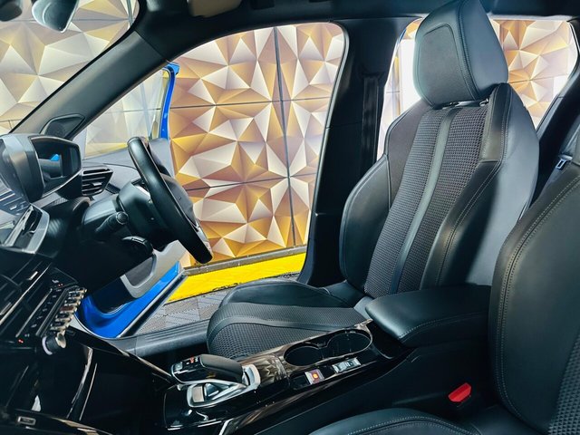 2021 PEUGEOT E-2008 50kWh GT Auto 5dr - Photo 4