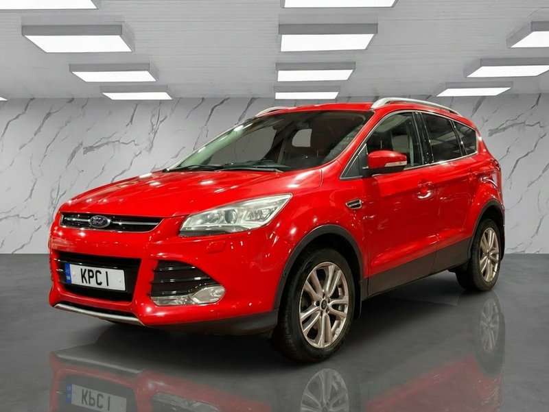2014 Ford Kuga in red — photo 2 of 12
