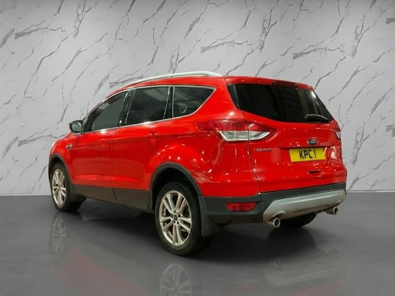 2014 Ford Kuga in red — photo 3 of 12