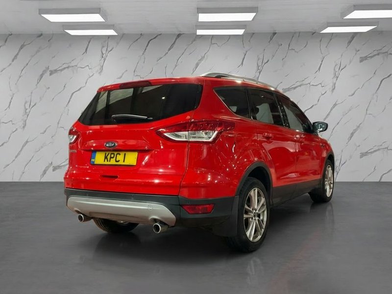 2014 Ford Kuga in red — photo 4 of 12