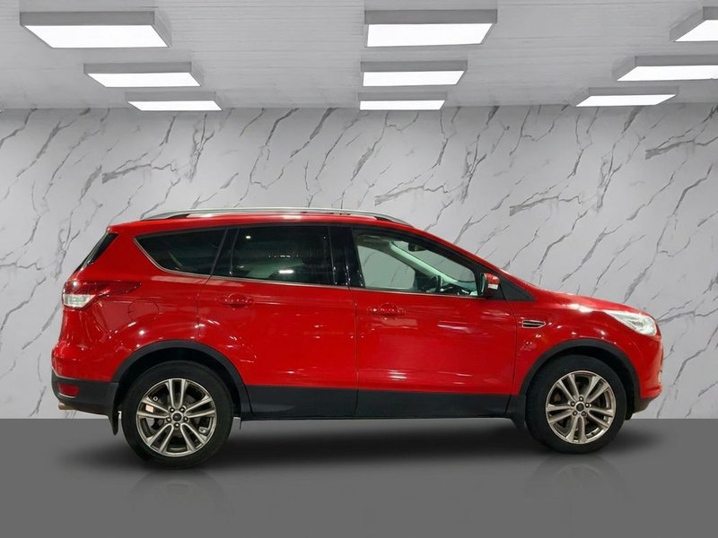 2014 Ford Kuga in red — photo 5 of 12