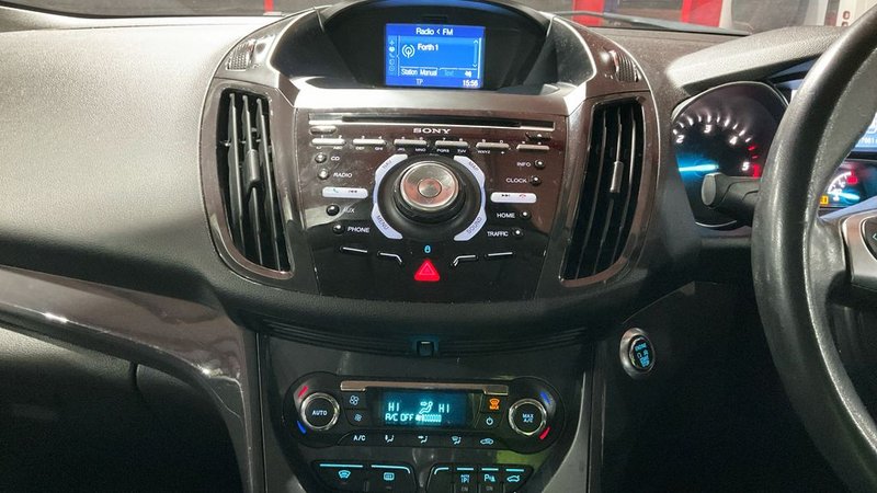 2014 Ford Kuga in red — photo 7 of 12