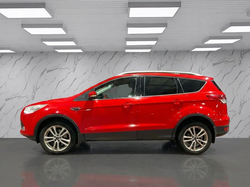 2014 Ford Kuga in red — photo 6 of 12