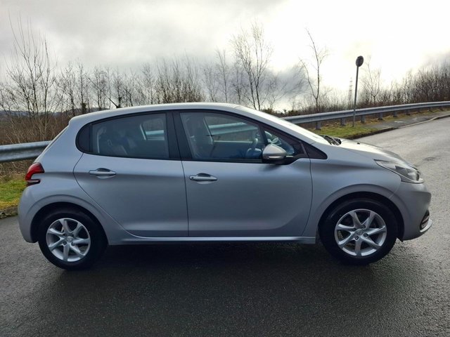 2016 PEUGEOT 208 - Photo 4