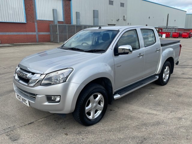 2017 ISUZU D-MAX 2.5 TD Yukon Huntsman Pickup 4dr Diesel Automatic 4x4 (220 g/km, 161 bhp) - Photo 2