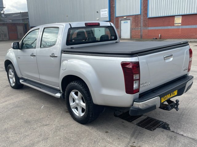 2017 ISUZU D-MAX 2.5 TD Yukon Huntsman Pickup 4dr Diesel Automatic 4x4 (220 g/km, 161 bhp) - Photo 4