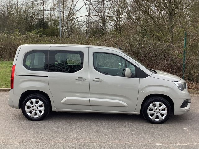 2020 VAUXHALL COMBO LIFE - Photo 6
