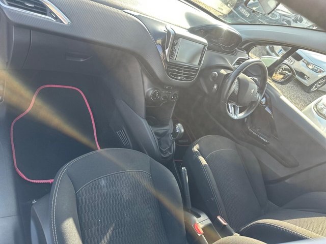 2017 PEUGEOT 208 - Photo 9