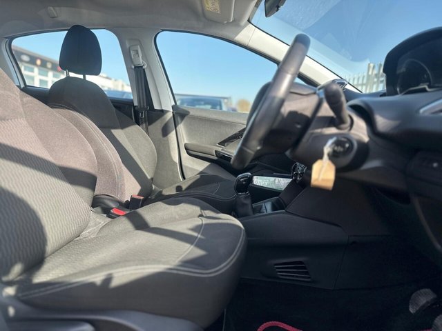 2017 PEUGEOT 208 - Photo 10