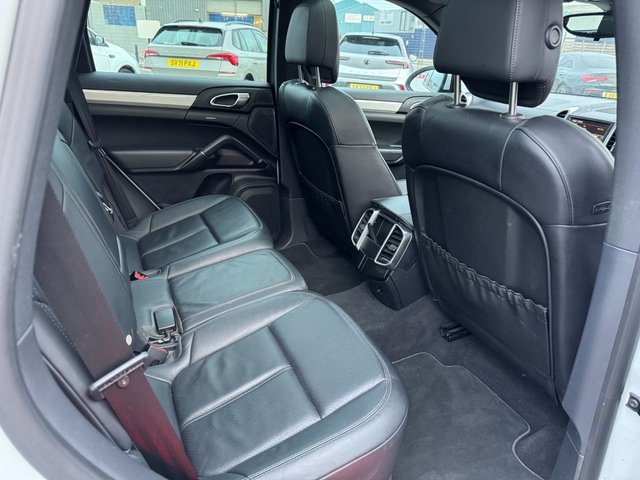 2013 Porsche Cayenne 4.2L S 5dr - Photo 12