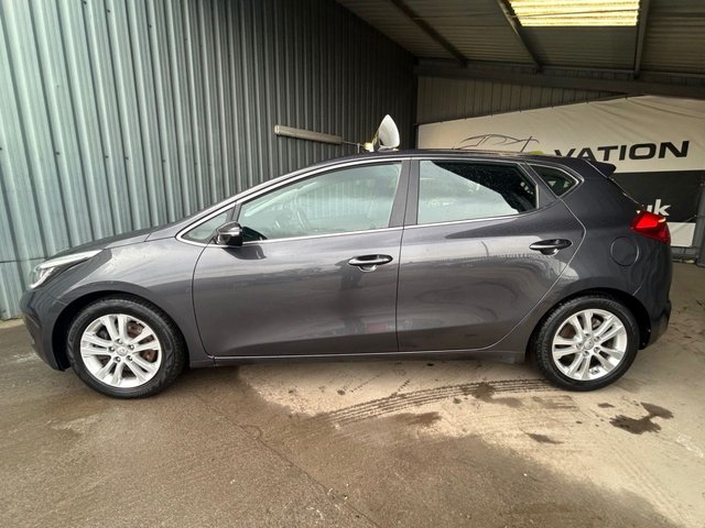 2015 KIA CEED 1.6 CRDi EcoDynamics 2 Hatchback 5dr Diesel Manual Euro 5 (s/s) (126 bhp) - Photo 11