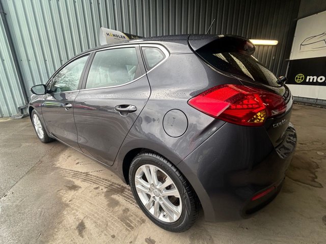 2015 KIA CEED 1.6 CRDi EcoDynamics 2 Hatchback 5dr Diesel Manual Euro 5 (s/s) (126 bhp) - Photo 7