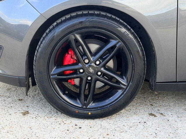 2016 Ford Focus 1L Titanium 5dr - Photo 11