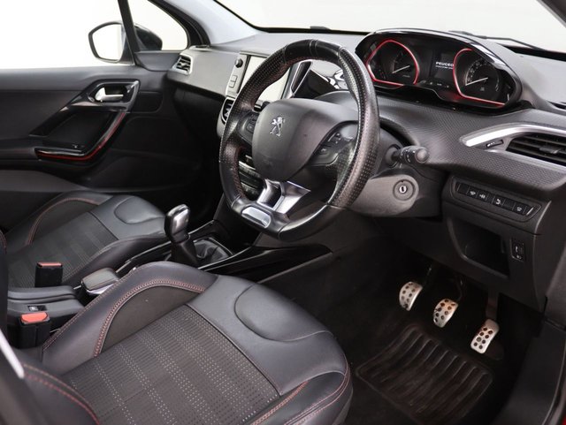 2019 Peugeot 2008 1L Gt Line 5dr - Photo 12