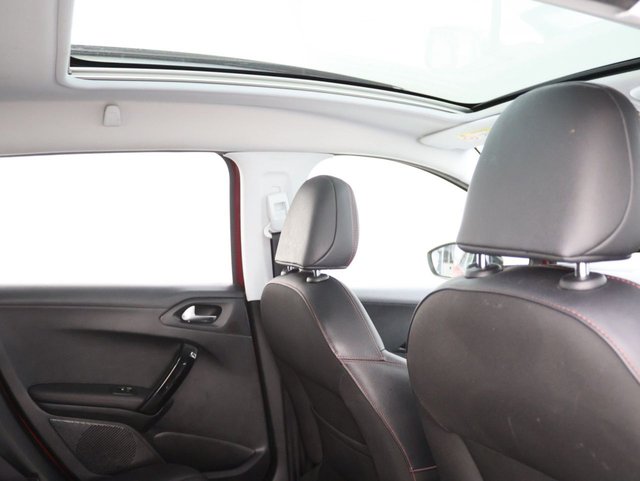 2019 Peugeot 2008 1L Gt Line 5dr - Photo 2