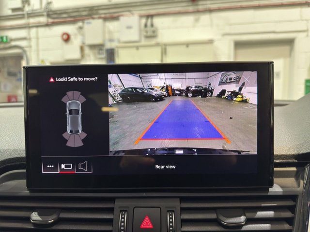 2022 Audi Q5 2L S Line 5dr - Photo 12