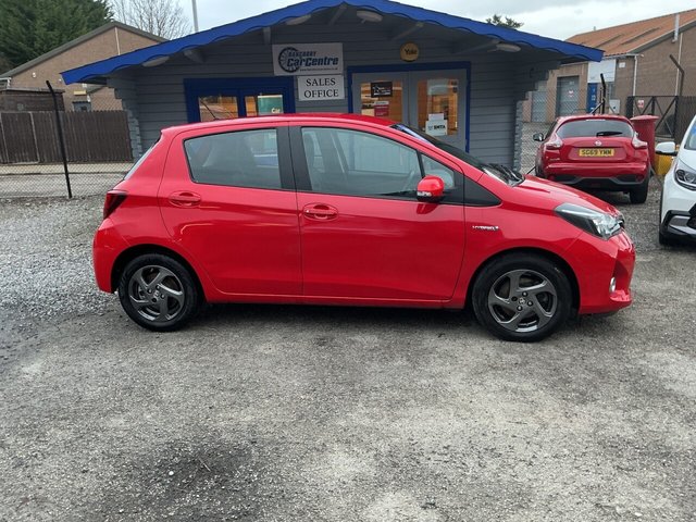 2015 TOYOTA YARIS - Photo 2