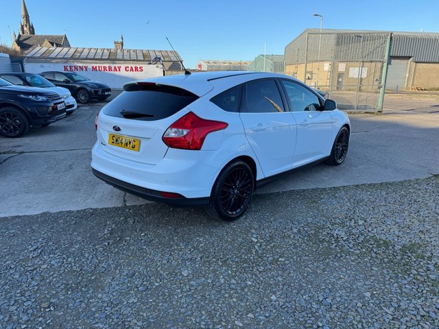 2014 Ford Focus 1.6L Zetec 5dr - Photo 5
