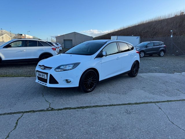 2014 FOCUS 1.6 TDCI ZETEC HATCHBACK 5DR DIESEL MANUAL EURO 5 S S 115... photo